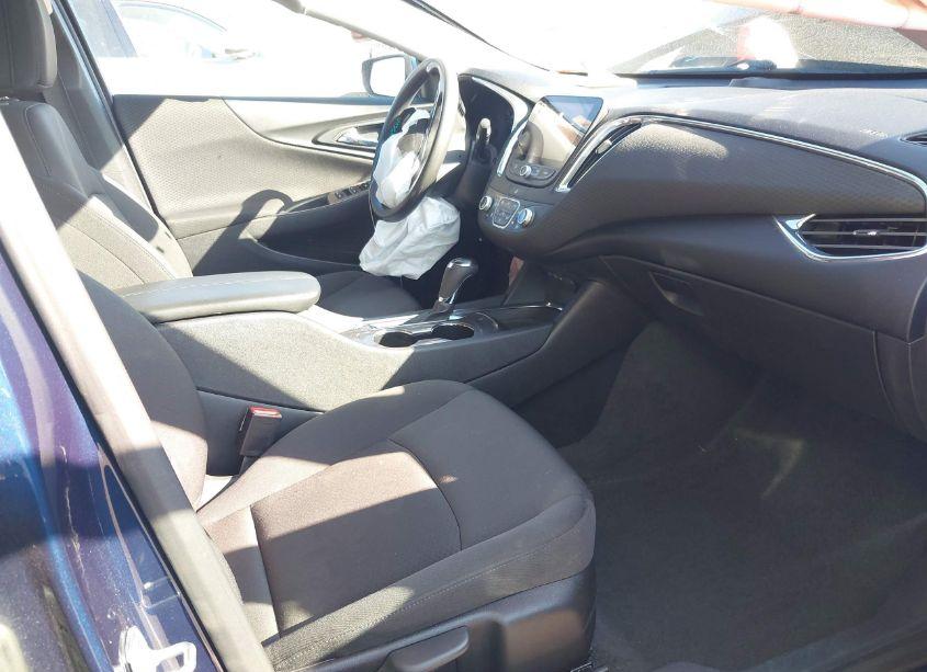 Photo 5 of 2019 Chevrolet Malibu LT (VIN 1G1ZD5ST9KF115494)
