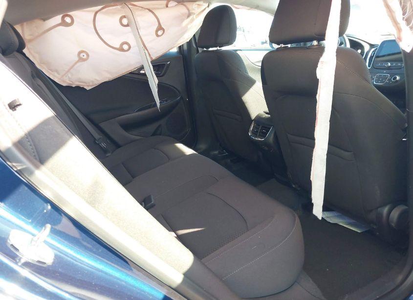 Photo 8 of 2019 Chevrolet Malibu LT (VIN 1G1ZD5ST9KF115494)