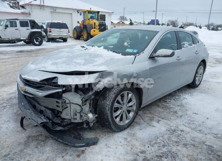 Photo 2 of 2019 Chevrolet Malibu LT (VIN 1G1ZD5ST9KF119206)