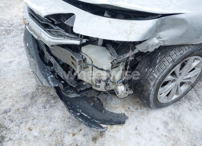 Photo 6 of 2019 Chevrolet Malibu LT (VIN 1G1ZD5ST9KF119206)