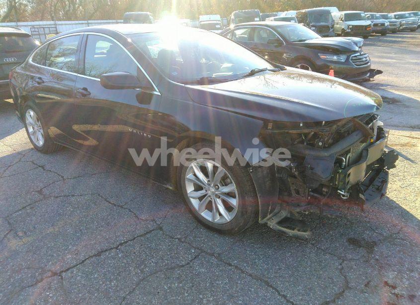 2019 Chevrolet Malibu LT (VIN 1G1ZD5ST9KF129895) main photo