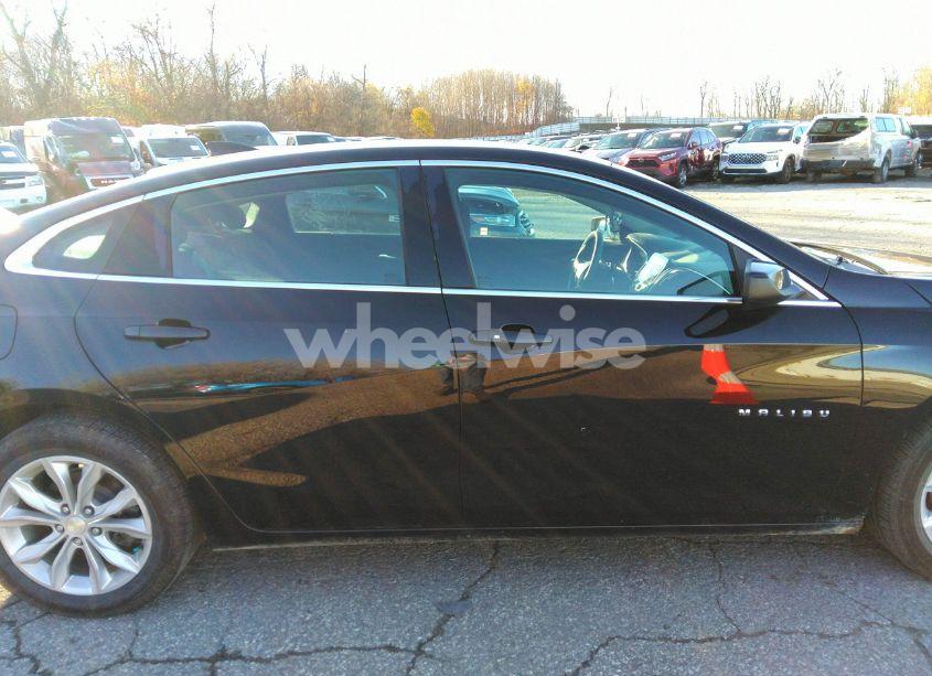 Photo 14 of 2019 Chevrolet Malibu LT (VIN 1G1ZD5ST9KF129895)