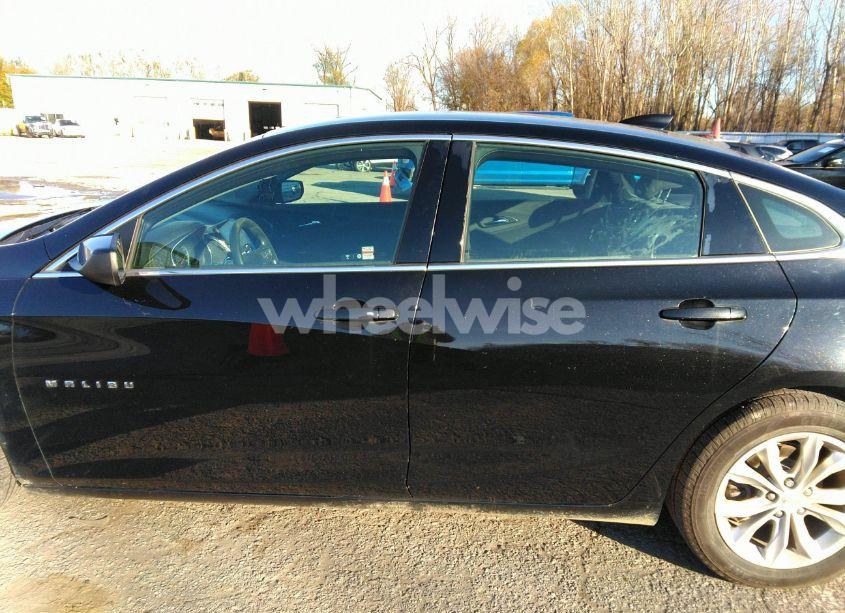 Photo 15 of 2019 Chevrolet Malibu LT (VIN 1G1ZD5ST9KF129895)