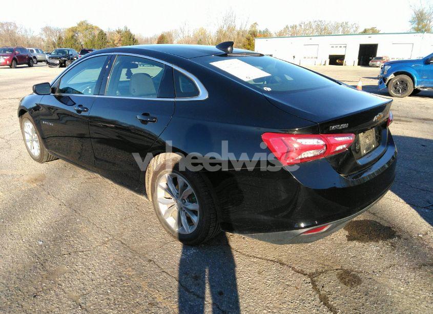 Photo 3 of 2019 Chevrolet Malibu LT (VIN 1G1ZD5ST9KF129895)