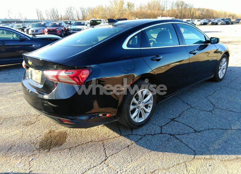Photo 4 of 2019 Chevrolet Malibu LT (VIN 1G1ZD5ST9KF129895)