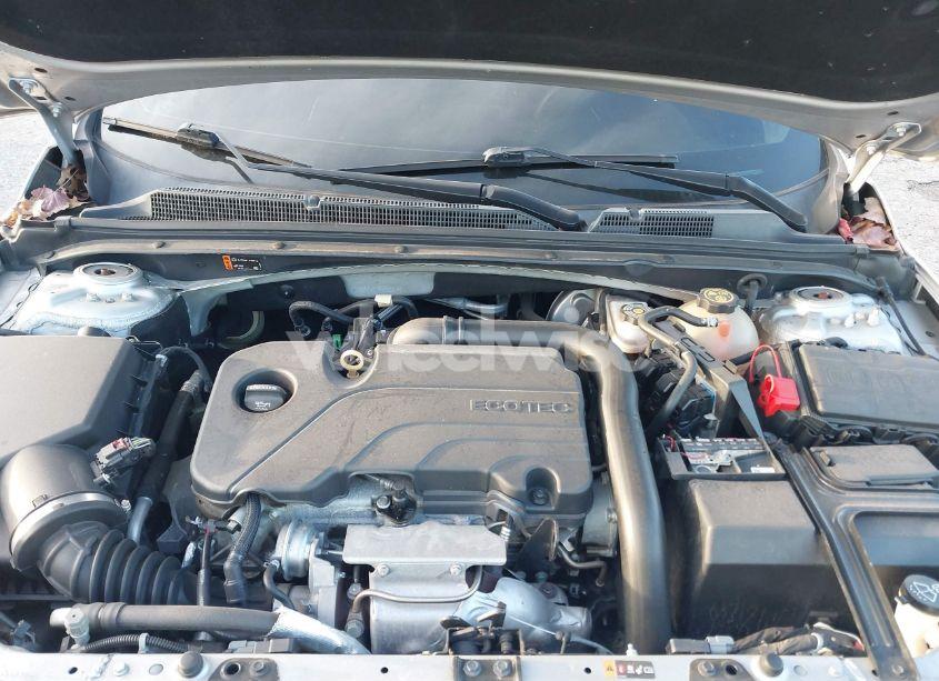 Photo 10 of 2019 Chevrolet Malibu LT (VIN 1G1ZD5ST9KF130383)