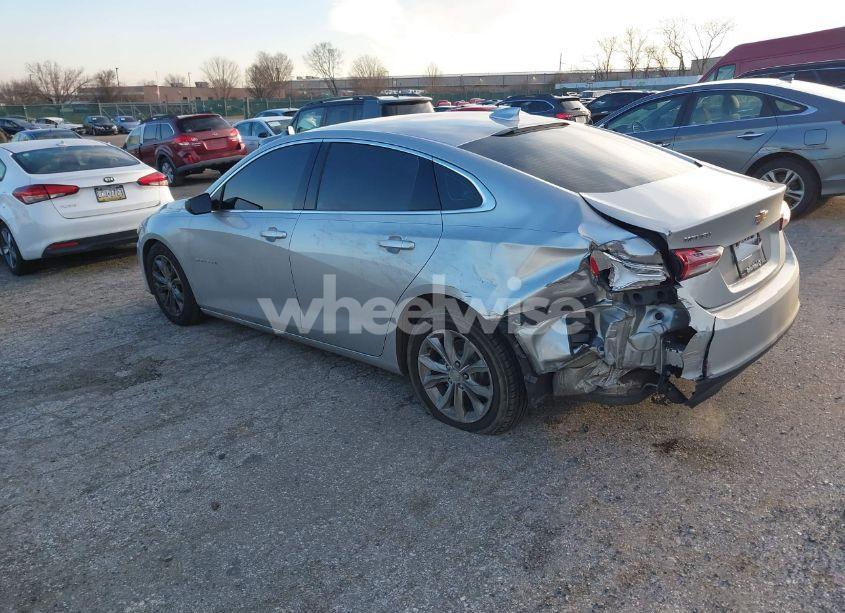 Photo 3 of 2019 Chevrolet Malibu LT (VIN 1G1ZD5ST9KF130383)