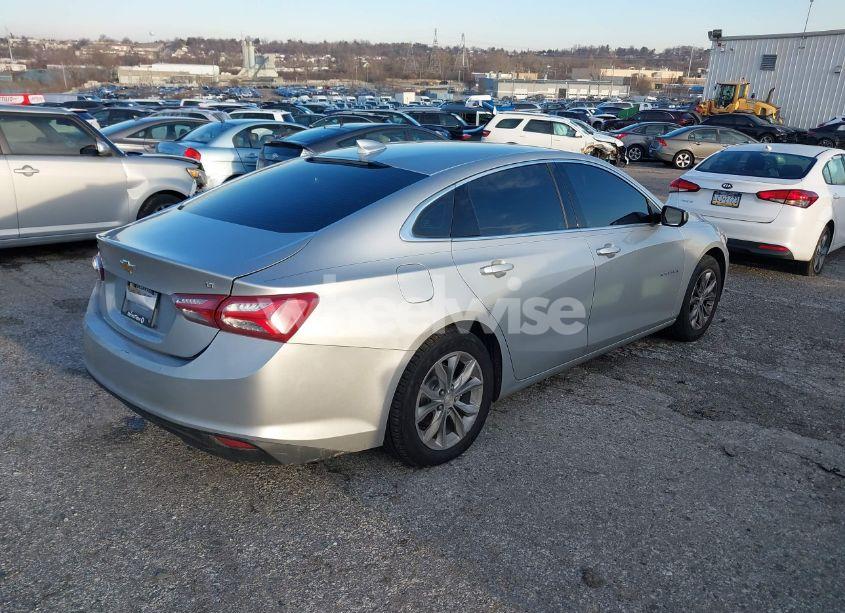 Photo 4 of 2019 Chevrolet Malibu LT (VIN 1G1ZD5ST9KF130383)