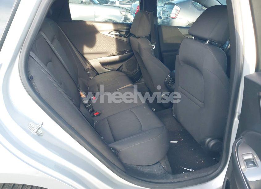 Photo 8 of 2019 Chevrolet Malibu LT (VIN 1G1ZD5ST9KF130383)