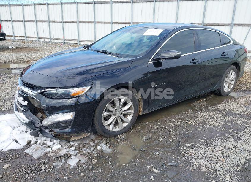 Photo 2 of 2019 Chevrolet Malibu LT (VIN 1G1ZD5ST9KF145045)