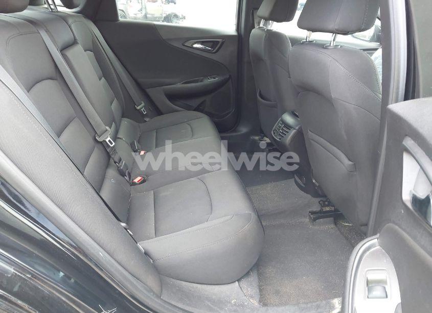 Photo 8 of 2019 Chevrolet Malibu LT (VIN 1G1ZD5ST9KF145045)