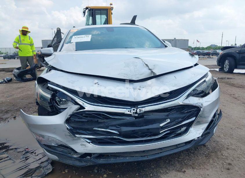 Photo 12 of 2019 Chevrolet Malibu LT (VIN 1G1ZD5ST9KF171600)