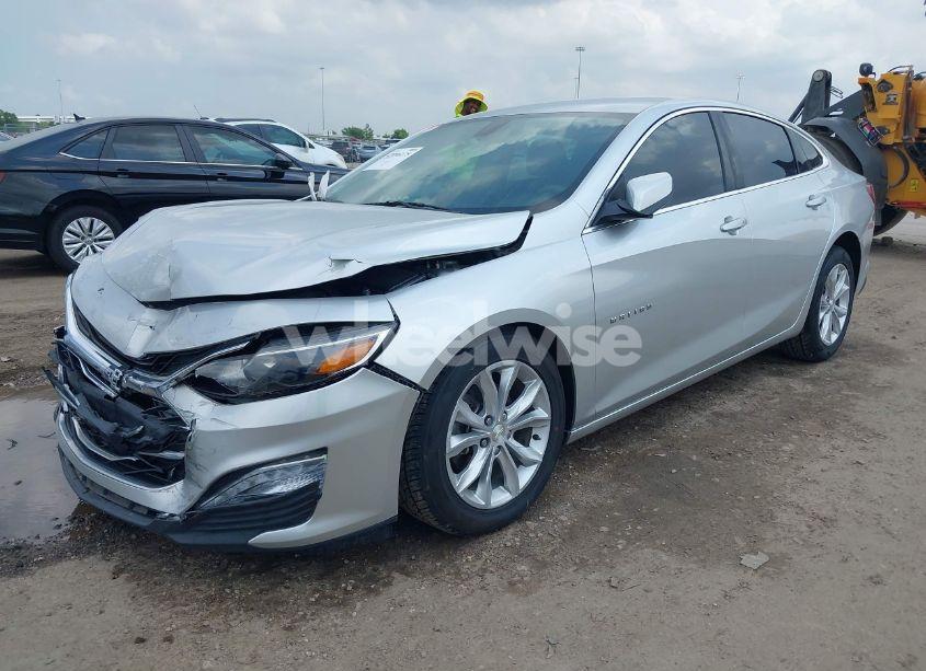 Photo 2 of 2019 Chevrolet Malibu LT (VIN 1G1ZD5ST9KF171600)