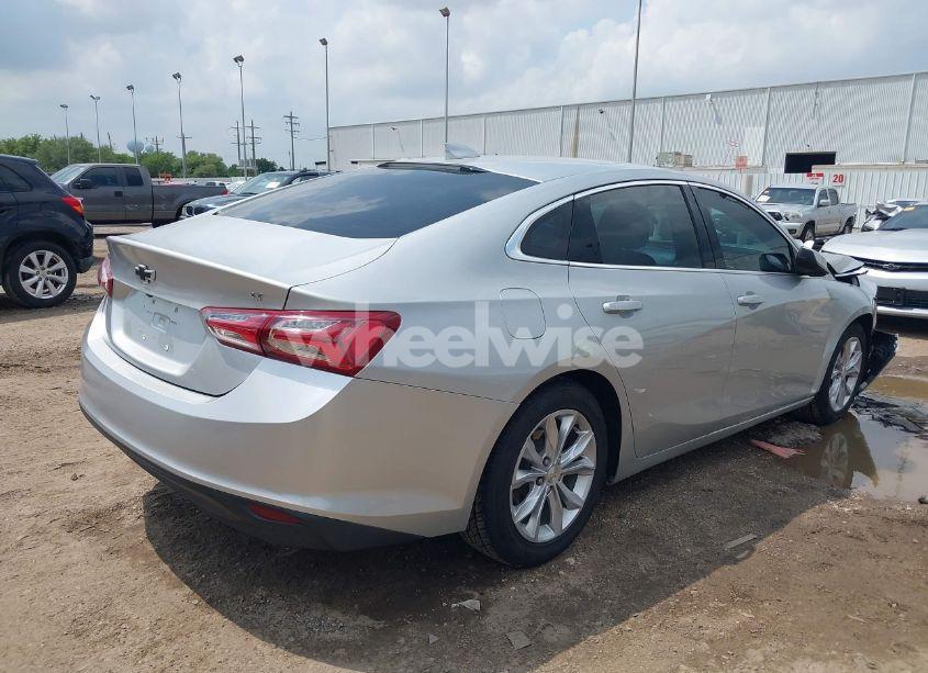 Photo 4 of 2019 Chevrolet Malibu LT (VIN 1G1ZD5ST9KF171600)