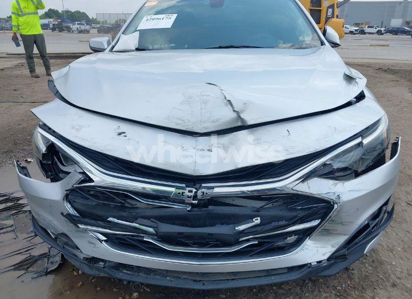 Photo 6 of 2019 Chevrolet Malibu LT (VIN 1G1ZD5ST9KF171600)