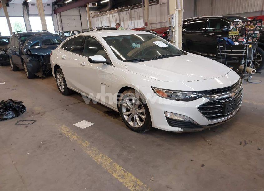 2019 Chevrolet Malibu LT (VIN 1G1ZD5ST9KF175131) main photo