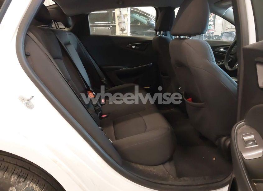 Photo 8 of 2019 Chevrolet Malibu LT (VIN 1G1ZD5ST9KF175131)