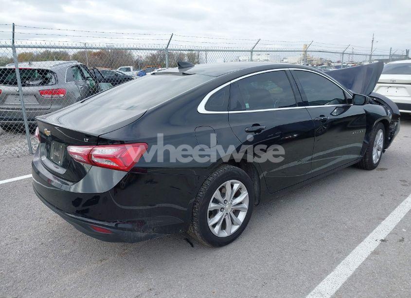 Photo 4 of 2019 Chevrolet Malibu LT (VIN 1G1ZD5ST9KF180538)