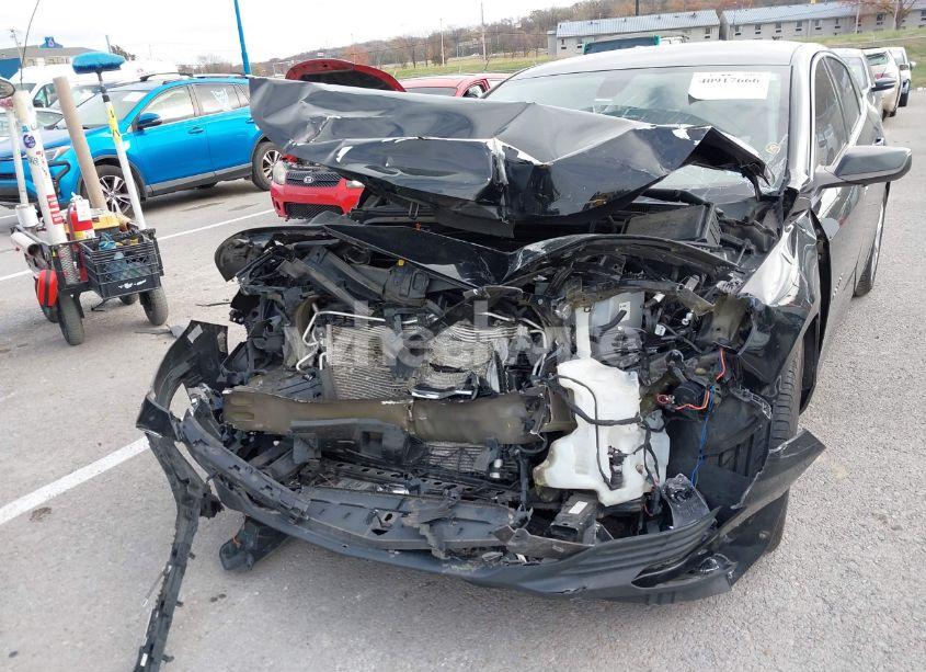 Photo 6 of 2019 Chevrolet Malibu LT (VIN 1G1ZD5ST9KF180538)