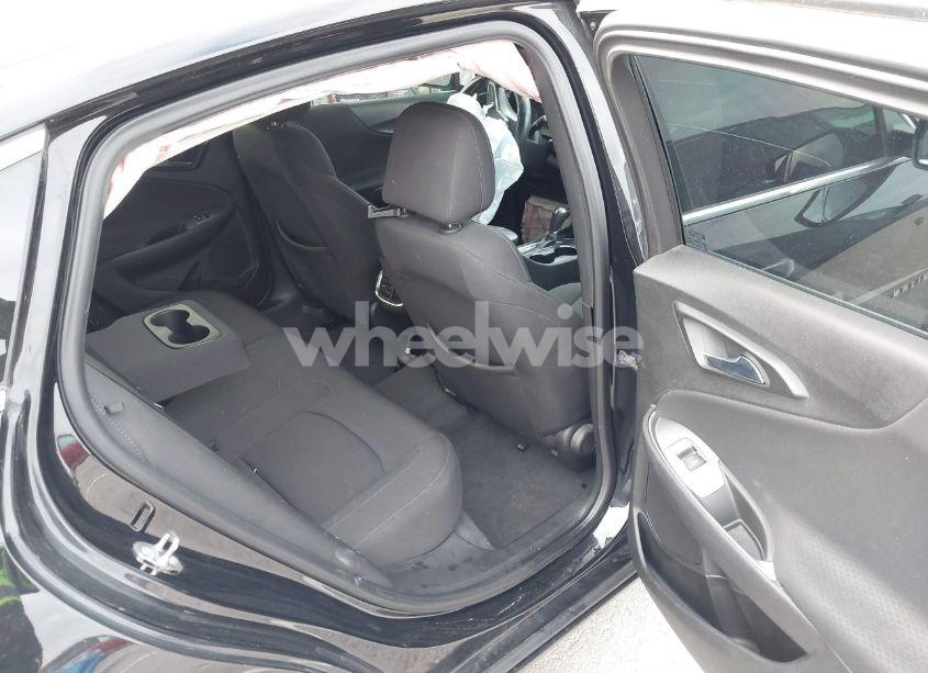 Photo 8 of 2019 Chevrolet Malibu LT (VIN 1G1ZD5ST9KF180538)