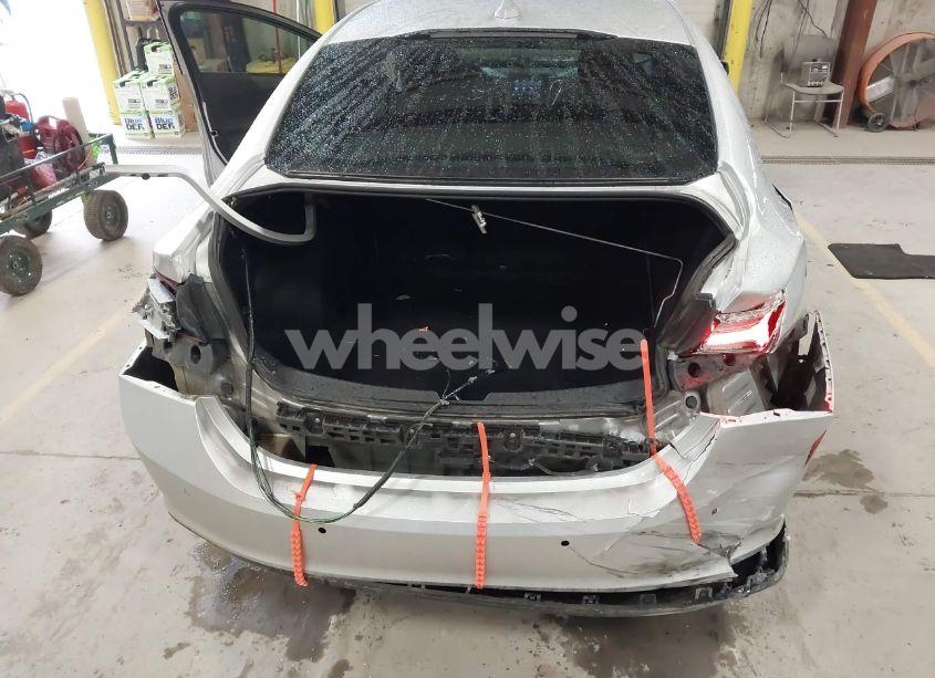 Photo 6 of 2019 Chevrolet Malibu LT (VIN 1G1ZD5ST9KF188123)