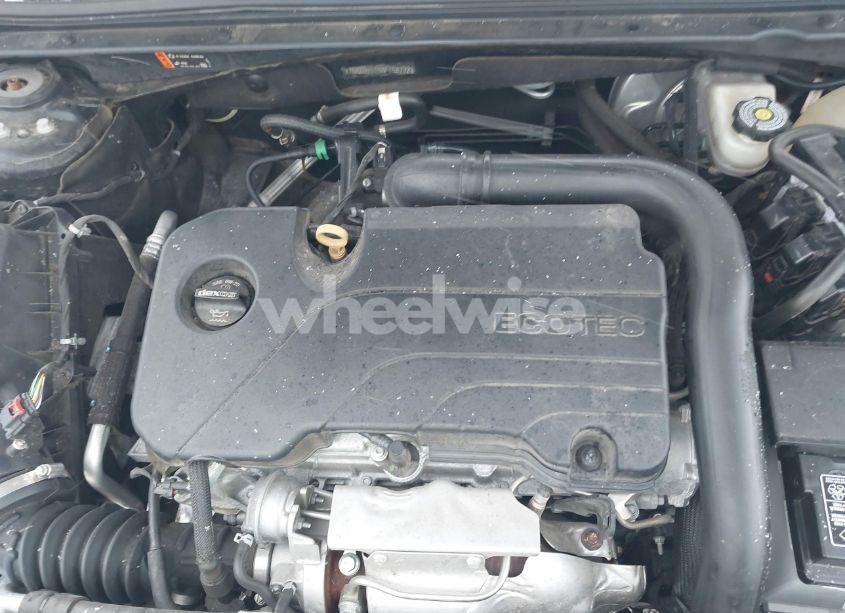 Photo 10 of 2019 Chevrolet Malibu LT (VIN 1G1ZD5ST9KF198702)