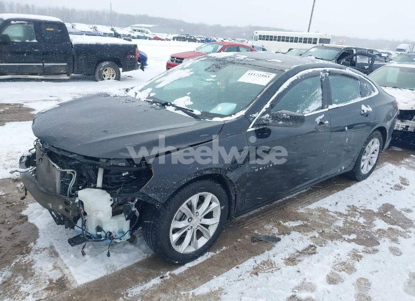 Photo 2 of 2019 Chevrolet Malibu LT (VIN 1G1ZD5ST9KF198702)