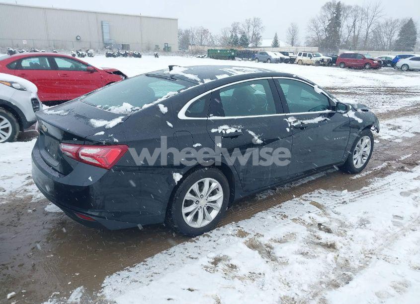 Photo 4 of 2019 Chevrolet Malibu LT (VIN 1G1ZD5ST9KF198702)