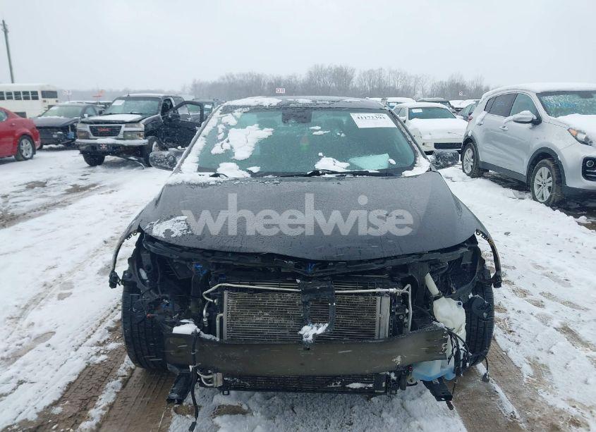 Photo 6 of 2019 Chevrolet Malibu LT (VIN 1G1ZD5ST9KF198702)