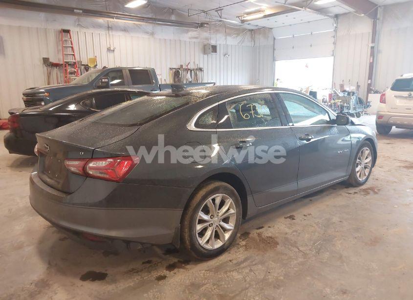 Photo 4 of 2019 Chevrolet Malibu LT (VIN 1G1ZD5ST9KF206622)