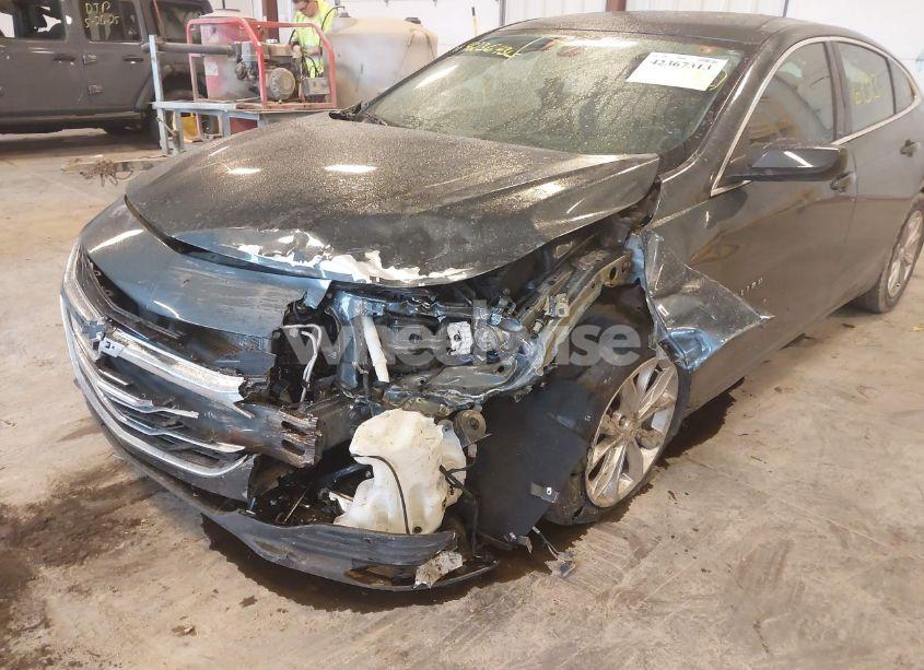 Photo 6 of 2019 Chevrolet Malibu LT (VIN 1G1ZD5ST9KF206622)