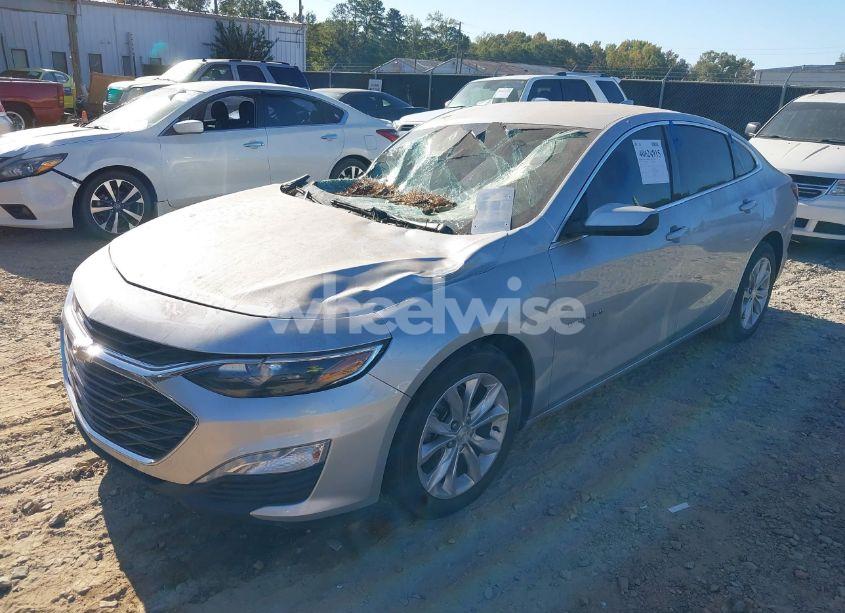 Photo 2 of 2019 Chevrolet Malibu LT (VIN 1G1ZD5ST9KF221153)