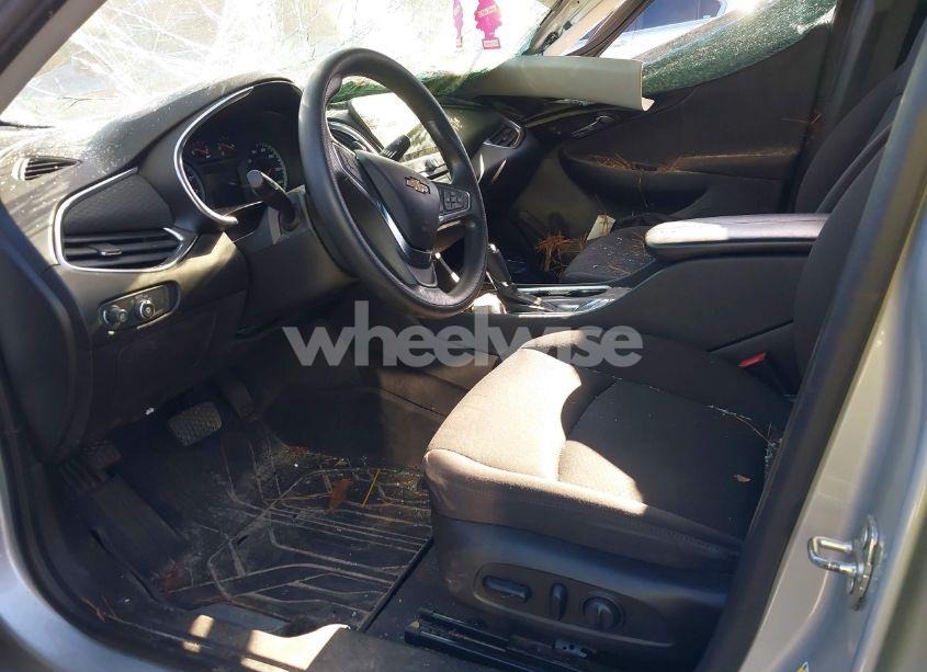 Photo 5 of 2019 Chevrolet Malibu LT (VIN 1G1ZD5ST9KF221153)