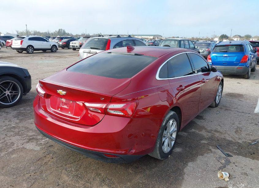 Photo 4 of 2020 Chevrolet Malibu FWD LT (VIN 1G1ZD5ST9LF000928)