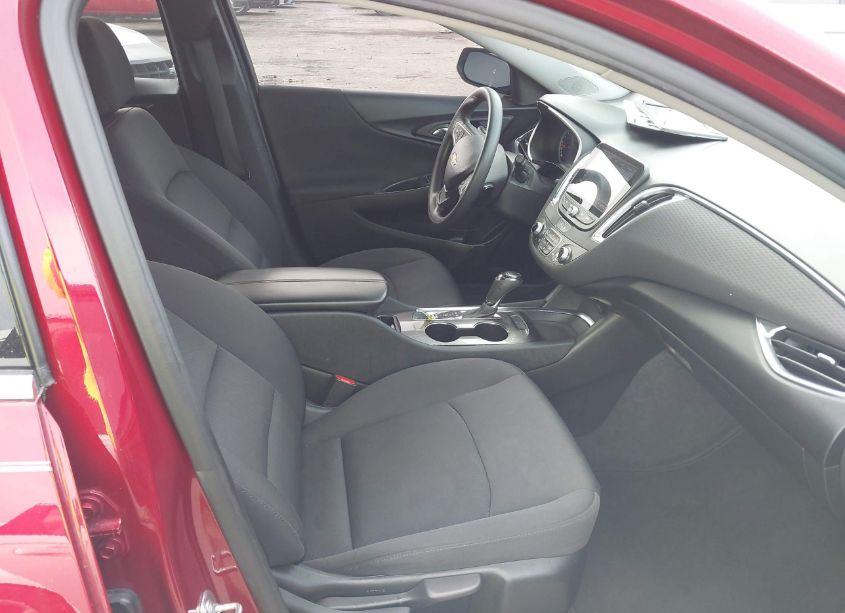 Photo 5 of 2020 Chevrolet Malibu FWD LT (VIN 1G1ZD5ST9LF000928)