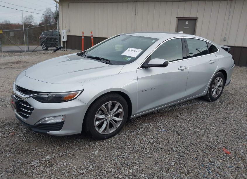 Photo 2 of 2020 Chevrolet Malibu FWD LT (VIN 1G1ZD5ST9LF002355)