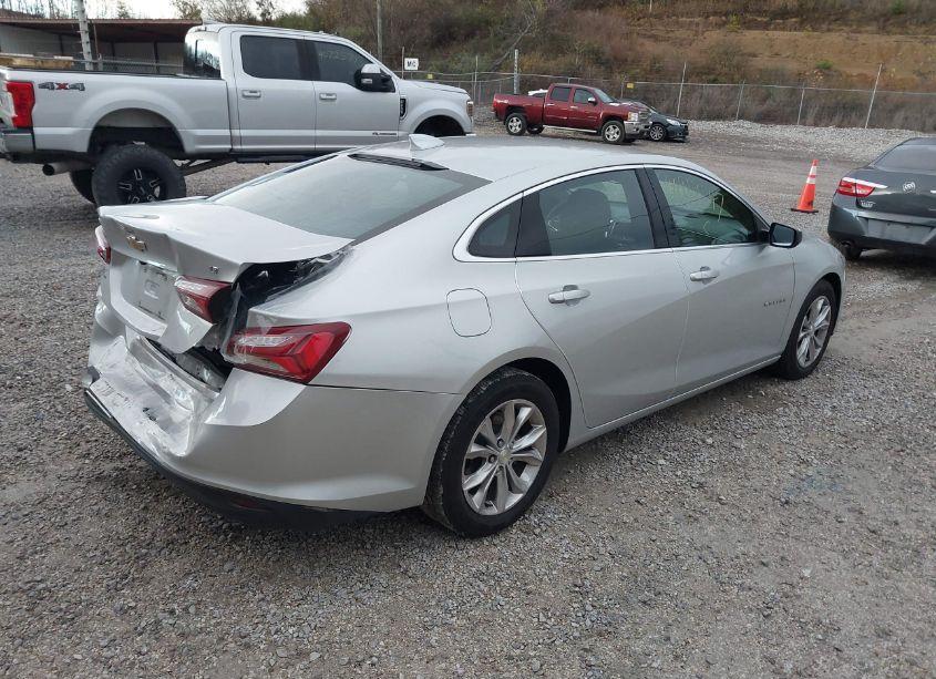Photo 4 of 2020 Chevrolet Malibu FWD LT (VIN 1G1ZD5ST9LF002355)