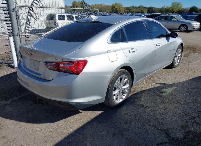 Photo 4 of 2020 Chevrolet Malibu FWD LT (VIN 1G1ZD5ST9LF024727)