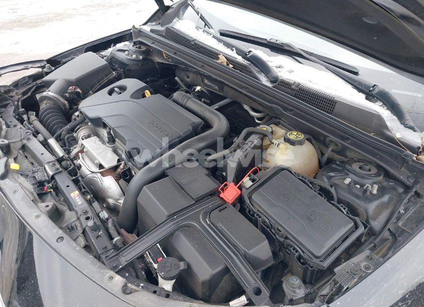 Photo 10 of 2020 Chevrolet Malibu FWD LT (VIN 1G1ZD5ST9LF027739)