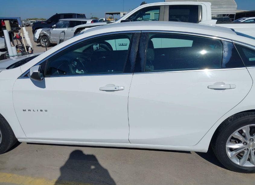 Photo 14 of 2020 Chevrolet Malibu FWD LT (VIN 1G1ZD5ST9LF027949)