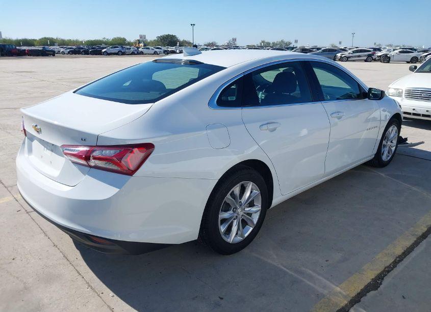 Photo 4 of 2020 Chevrolet Malibu FWD LT (VIN 1G1ZD5ST9LF027949)