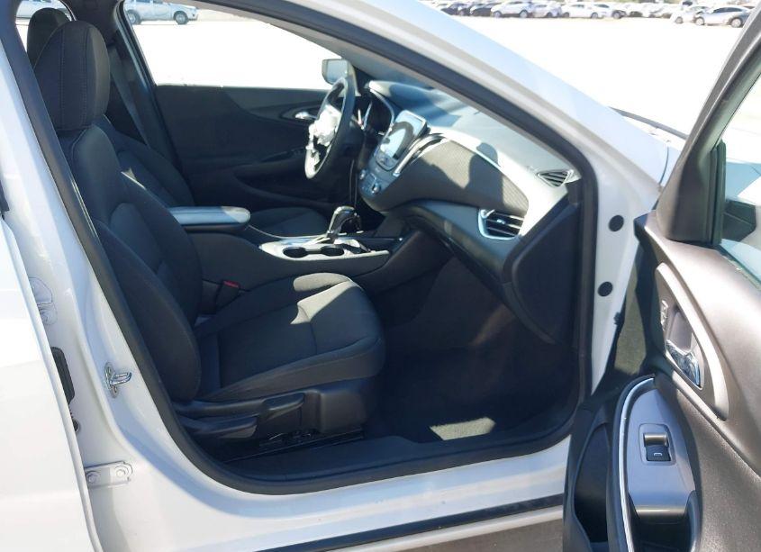 Photo 5 of 2020 Chevrolet Malibu FWD LT (VIN 1G1ZD5ST9LF027949)