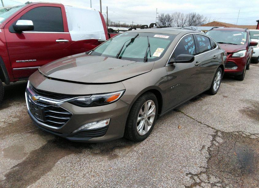 Photo 2 of 2020 Chevrolet Malibu LT (VIN 1G1ZD5ST9LF031516)