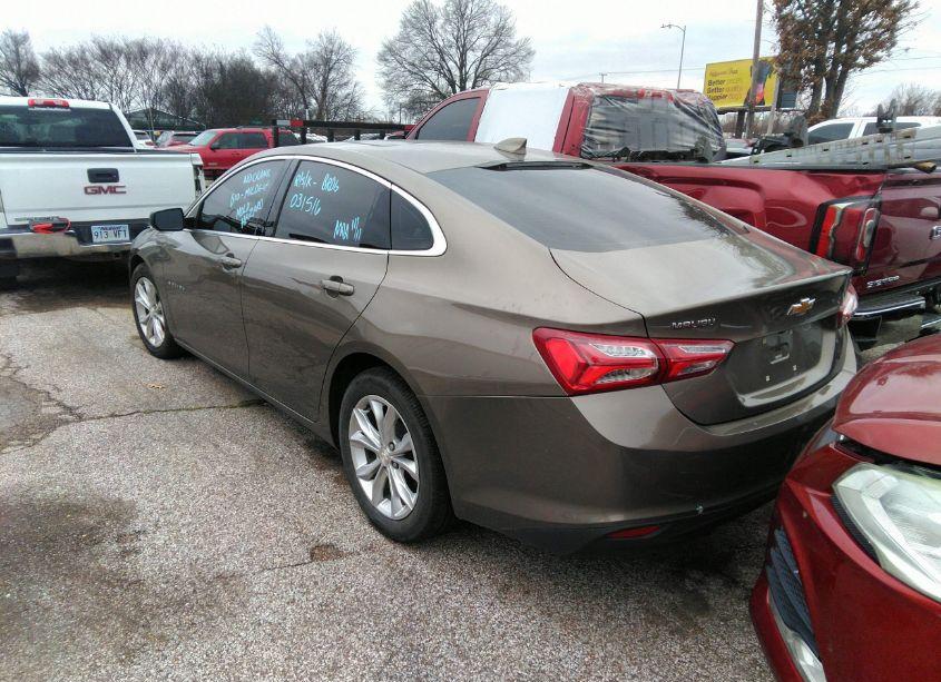Photo 3 of 2020 Chevrolet Malibu LT (VIN 1G1ZD5ST9LF031516)