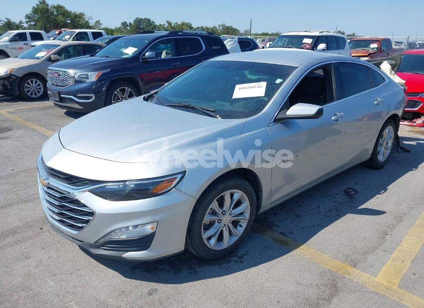 Photo 2 of 2020 Chevrolet Malibu FWD LT (VIN 1G1ZD5ST9LF037476)