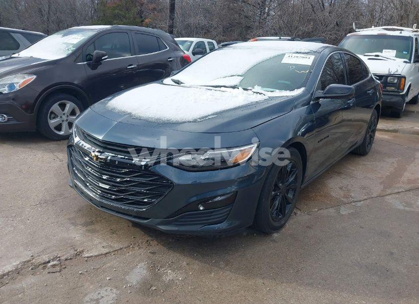 Photo 2 of 2020 Chevrolet Malibu FWD LT (VIN 1G1ZD5ST9LF045755)