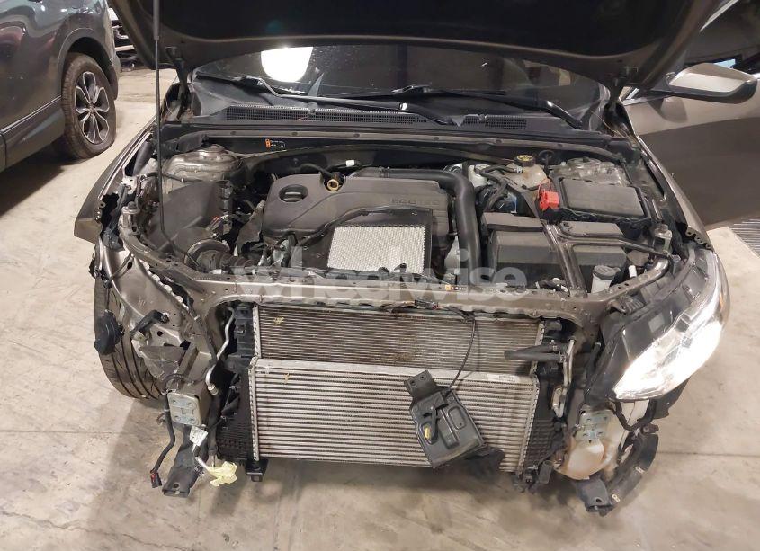 Photo 10 of 2020 Chevrolet Malibu FWD LT (VIN 1G1ZD5ST9LF053094)