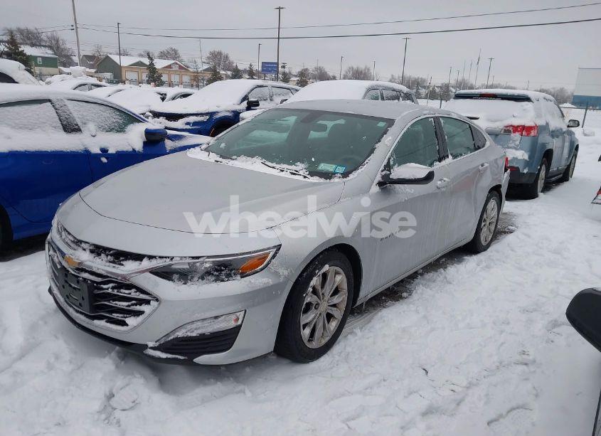 Photo 2 of 2020 Chevrolet Malibu FWD LT (VIN 1G1ZD5ST9LF053841)