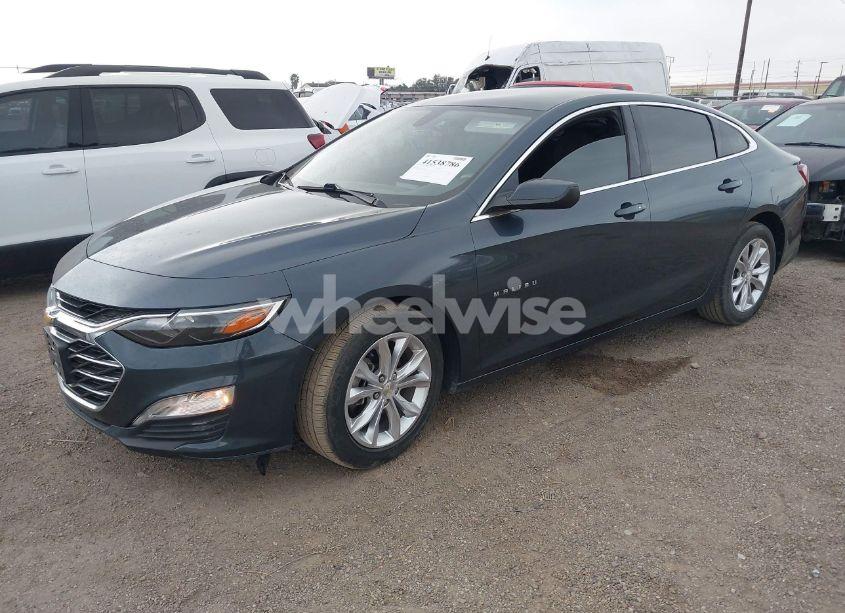 Photo 2 of 2020 Chevrolet Malibu FWD LT (VIN 1G1ZD5ST9LF075094)