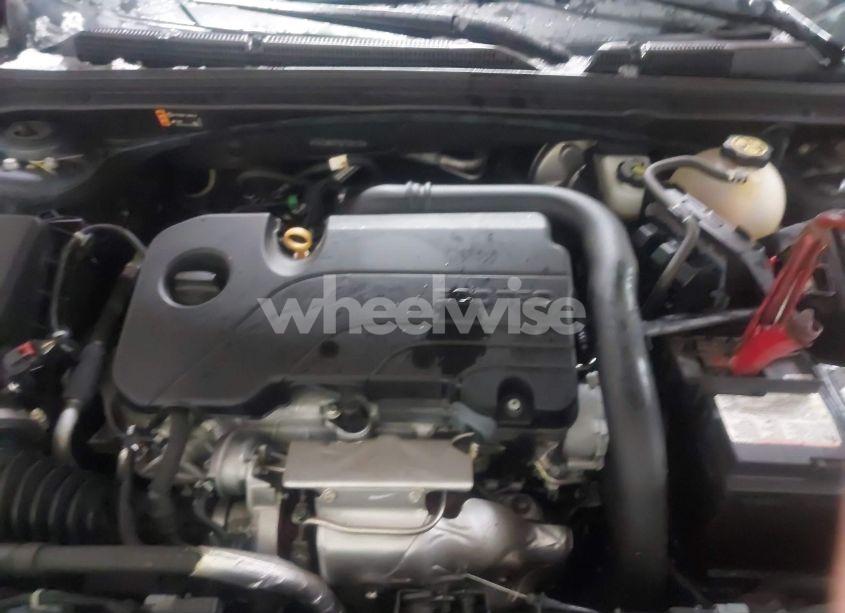 Photo 10 of 2020 Chevrolet Malibu FWD LT (VIN 1G1ZD5ST9LF075130)